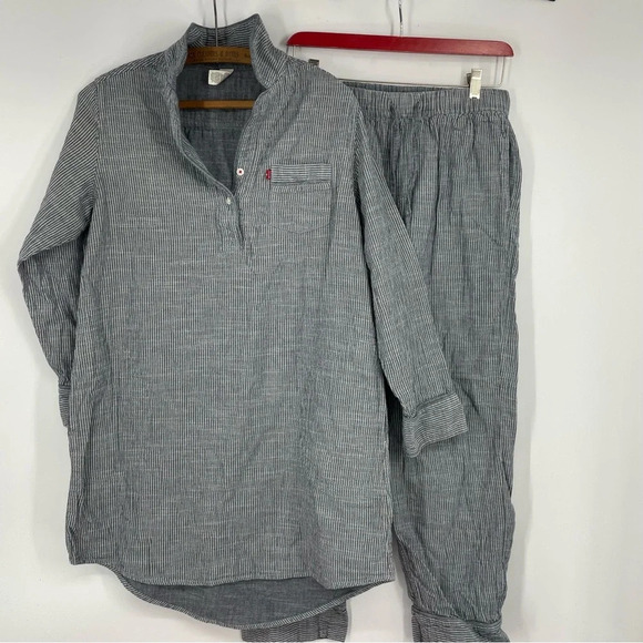 Levi’s striped chambray pajamas.  Super soft med top small pants - Picture 1 of 3